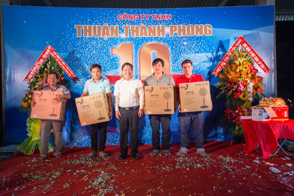Thuận Thành Phong – 10 năm một chặng đường.Kỷ niệm 10 thành lập công ty TNHH Cơ Khí Vận Tải Thuận Thành Phong.