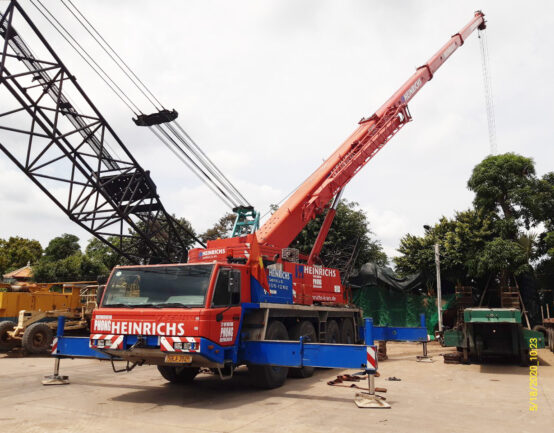Xe cẩu chuyên dụng 80 tấn tại Cty Thuận Thành Phong Tiền Giang